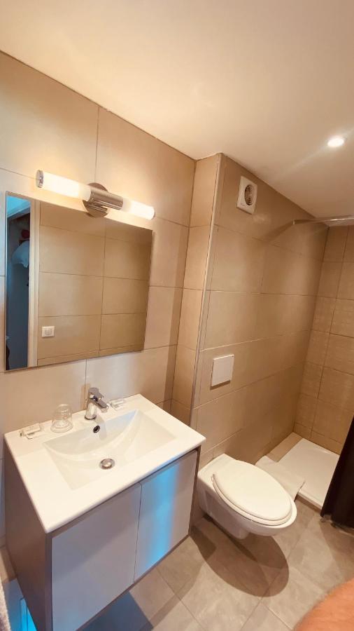 Hotel De La Poste Peymeinade Екстер'єр фото