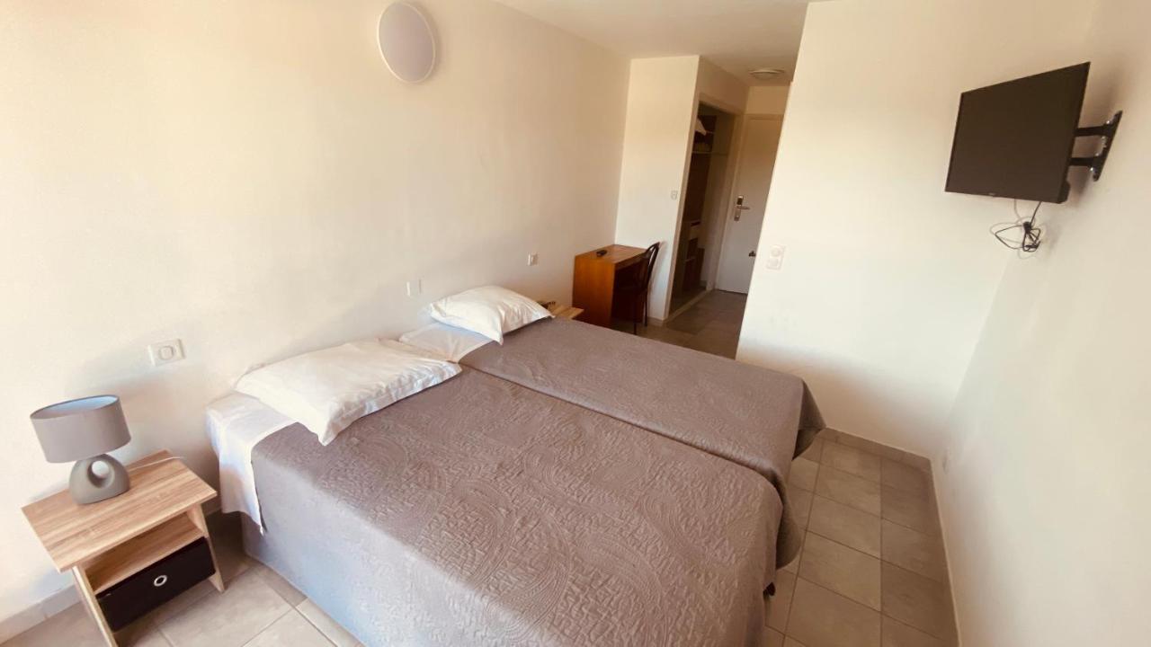 Hotel De La Poste Peymeinade Екстер'єр фото
