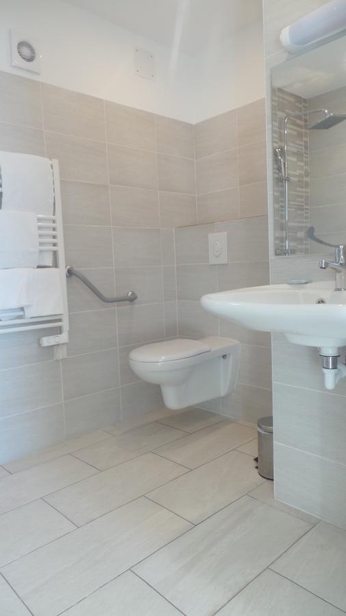 Hotel De La Poste Peymeinade Екстер'єр фото